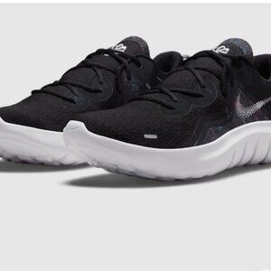 Brand New Nike Men's Flex Run Black White Sneakers,  Size 9